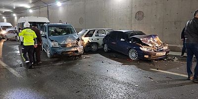 Kahramanmaraş’ta zincirleme kaza: 13 araç birbirine girdi 