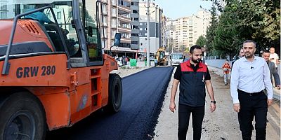 Başkan Toptaş, Tekerek Mahallesi’ndeki asfalt çalışmalarını yerinde inceledi