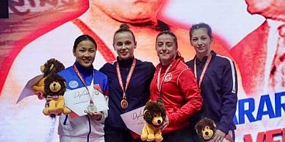 Esra Pul, Uluslararası Yaşar Doğu Turnuvasında Bronz Madalya Kazandı