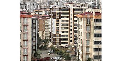 Kahramanmaraş’ta Şiddetli Rüzgâr Felaketi: Çatı Uçtu, Araçlar Zarar Gördü