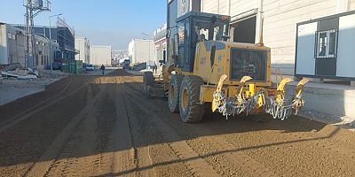 YENİ SANAYİ SİTESİ’NDE DULKADİROĞLU’NDAN YOL ÇALIŞMASI