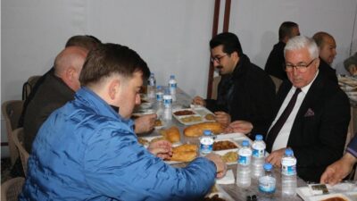 Pazarcık Belediyesi tarafından Ramazan ayına özel olarak kurulan iftar çadırı,