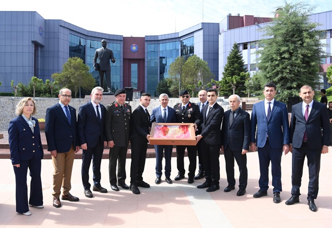 57. Piyade Alayı’nın Temsili Sancağı Törenle Çanakkale’ye Uğurlandı Büyükşehir Belediye