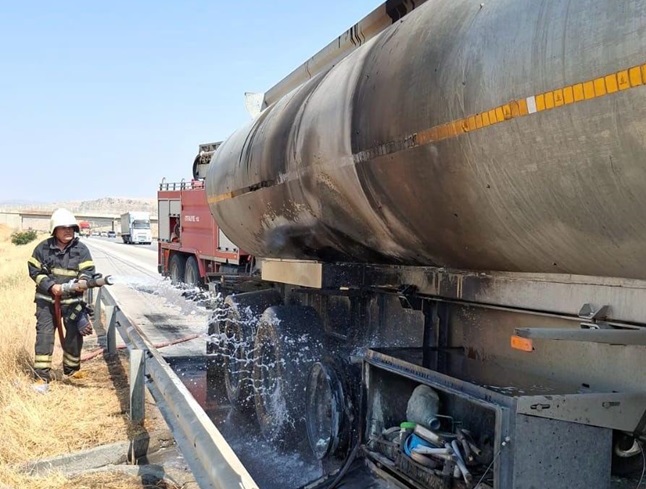 Kahramanmaraş’ta Akaryakıt Tankerinde Yangın Paniğe Neden Oldu Kahramanmaraş’ın Pazarcık ilçesi