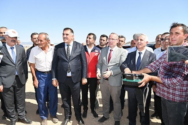 Türkoğlu’nda Üreticiye Destek: Yeni Ahırlarla Yeniden Hayata Türkoğlu’nda Depremzede Üreticilere