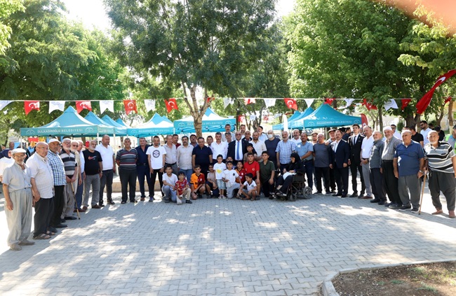 Dulkadiroğlu Parkı’nda Mahalle Toplantısı Yapıldı Dulkadiroğlu Belediyesi tarafından yenilenerek hizmete