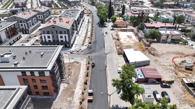 Büyükşehir, Azerbaycan Mahallesi’nde Yolları Asfaltla Kaplıyor Büyükşehir Belediyesi, Azerbaycan Mahallesi’nde