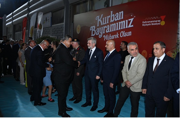 Geleneksel Bayramlaşma Töreninde Şehir Protokolü ve Vatandaşlar Bir Araya Geldi