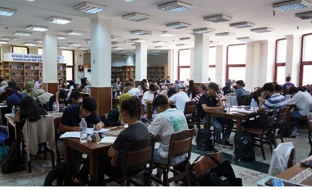 Büyükşehir Kütüphaneleri Sınav Adaylarının Buluşma Noktası Oldu Sınavlara Büyükşehir’in Kütüphanelerinde