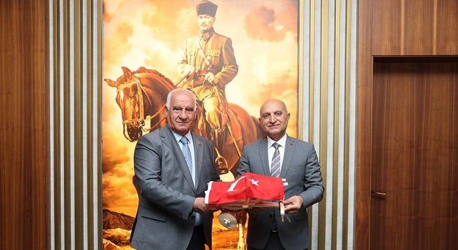 Türkiye Noterler Birliği Başkanı Ahmet Alıcı’dan Göksun Belediyesine Nezaket Ziyareti