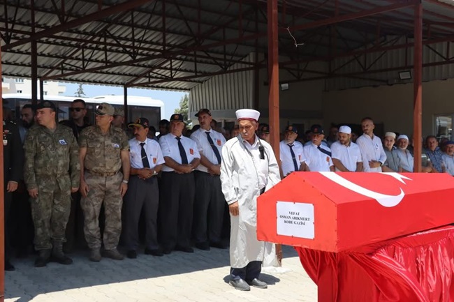 Kore Gazisi Osman Arıkmert Son Yolculuğuna Uğurlandı Kahramanmaraş Bir Koca