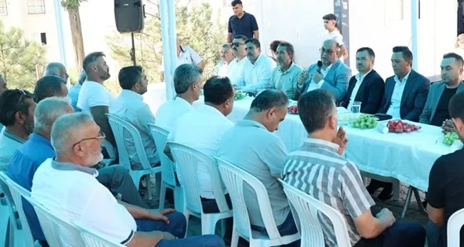 Başkan Akpınar Karataş Mahallesi’nde Vatandaşlarla Buluştu Talepler yerinde dinlendi, çözümler