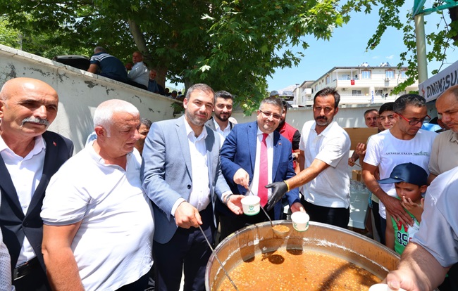 Onikişubat Belediyesi’nden Ilıca’da Aşure İkramı Onikişubat Belediyesi, Muharrem Ayı dolayısıyla