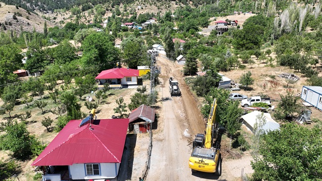 Büyükşehir Göksun Yeniyapan Yolunu Genişletiyor Büyükşehir Belediyesi, Göksun’un Yeniyapan Mahallesi’nin