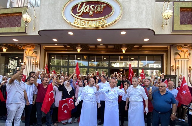 Maraş Dondurması Dünyanın Zirvesinde: TasteAtlas’tan Birincilik! MADO’dan Anlamlı Kutlama: “Bu