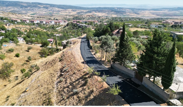 Dulkadiroğlu Belediyesi, Akyar Mahallesi’nde bağlantı yollarını yenileyerek ulaşım konforunu artırdı.