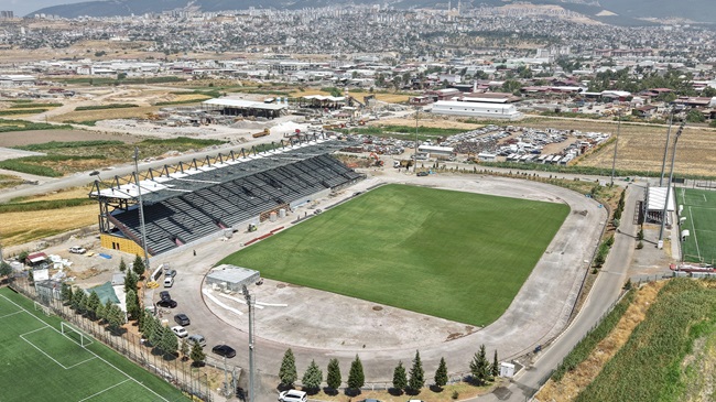 Kahramanmaraş’a Modern 4 Bin Kapasiteli Futbol Sahası Sona Gelindi Büyükşehir