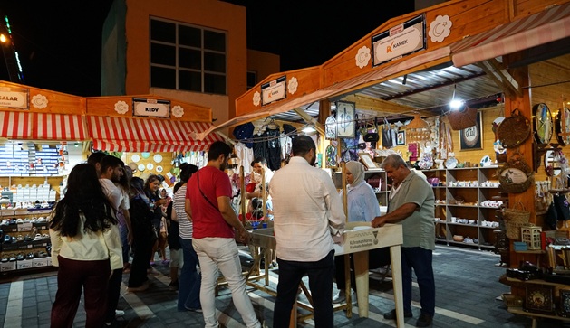 Ağustos Fuarı’nda KAMEK Standı El Sanatlarıyla Göz Dolduruyor Büyükşehir Belediyesinin