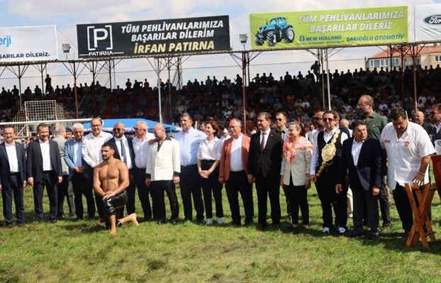 Tarihi Elmalı Güreşleri’nde Rekorların Gölgesinde Nefes Kesen Mücadele Yarı Final
