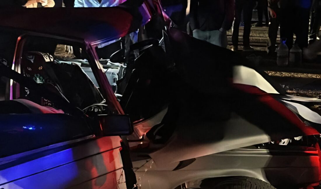 Kahramanmaraş’ta iki otomobil kafa kafaya çarpıştı: 5 yaralı Kahramanmaraş’ın Nurhak