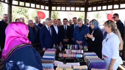 Ulu Çınarların Ellerinden Sevgiyle Dokunan Ürünler Beğeni Topladı Büyükşehir Belediyesi
