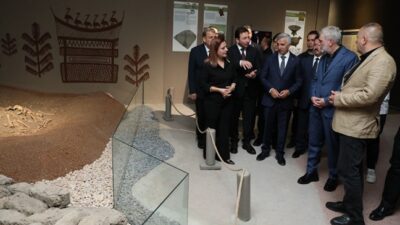 “Ölüye Sunulan Hediye” Sergisi Ziyarete Açıldı Cumhuriyetimizin 102. yılına özel