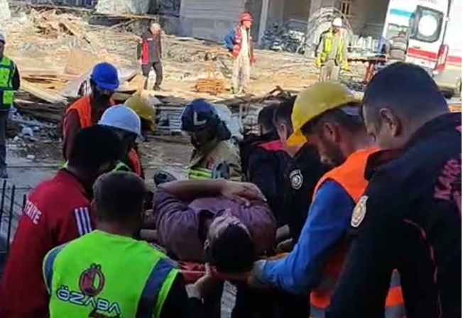 Kahramanmaraş’ta İnşaat İskelesi Çöktü: 1 Yaralı Kahramanmaraş’ta bir inşaat alanında