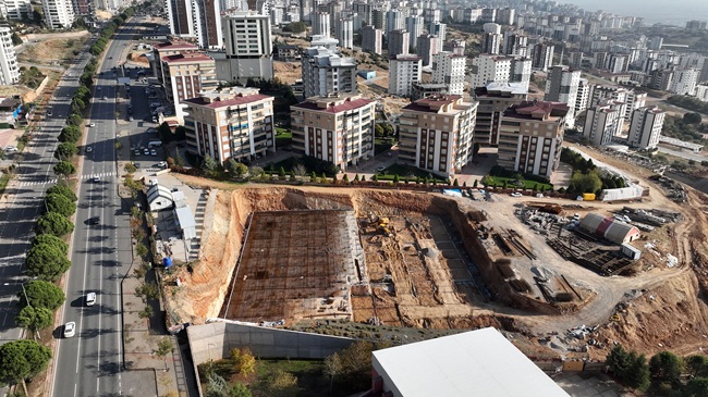 Sosyal ve Sportif Buluşma Alanı Gençlik ve Spor Merkezi’nde Çalışmalar