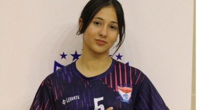 Kahramanmaraşlı genç hentbolcu Emine Kaba, Milli Takım kadrosuna davet edilmesinin