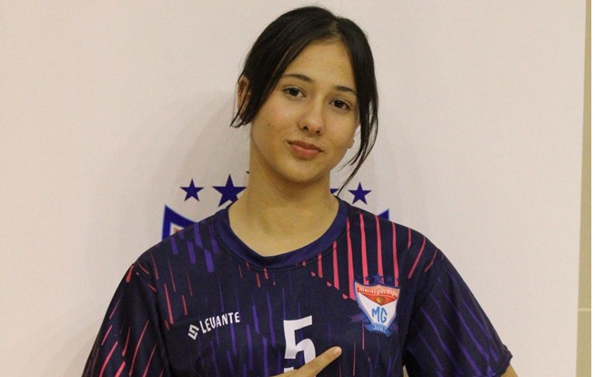 Kahramanmaraşlı genç hentbolcu Emine Kaba, Milli Takım kadrosuna davet edilmesinin