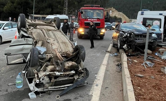 Kahramanmaraş’ta iki otomobil çarpıştı: 1 yaralı Kahramanmaraş’ın Onikişubat ilçesinde iki