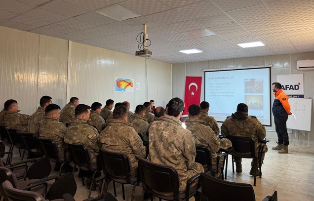 AFAD’dan TSK Personeline Depremde Arama ve Kurtarma Eğitimi Kahramanmaraş’ta, Türk
