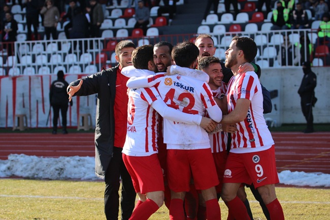 Kahramanmaraş İstiklalspor Zirveyi Devraldı! Lig Kırmızı Grup’ta dengeler değişti. Haftayı