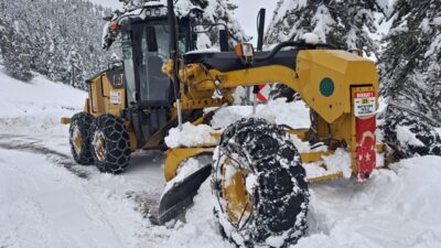 Kırsalda Kar Seferberliği; Büyükşehir Ekipleri 7/24 Sahada Büyükşehir Belediyesi, ilçelerde