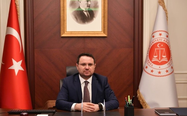 ADALET BAKANIMIZ SAYIN AKIN GÜRLEK’E YÖNELİK KARALAMA KAMPANYALARINA KARŞI TEK