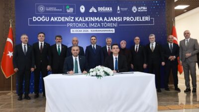 Başkan Toptaş, Bakan Fatih Kacır’ın katıldığı imza töreninde ONİKAD’ın protokolünü