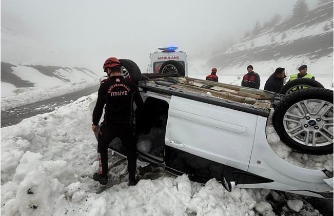 Kahramanmaraş’ta kontrolden çıkan araç takla