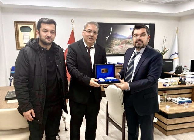Dulkadiroğlu Belediyesi’nden Kadastro Müdürü Hacı Bahadır Ateş’e Ziyaret Dulkadiroğlu Belediyesi