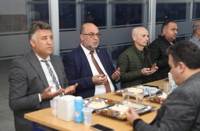 Başkan Akpınar, İmam Hatip Mezunlarıyla Aynı Sofrada Merkez İmam Hatip