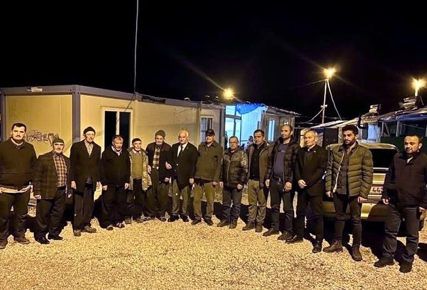 Göksun Belediyesi Başkanı Selim Cüce, ilçenin farklı mahallelerinde gerçekleştirdiği ziyaretlerde