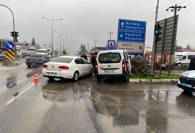 Kahramanmaraş’ta hafif ticari araç ile