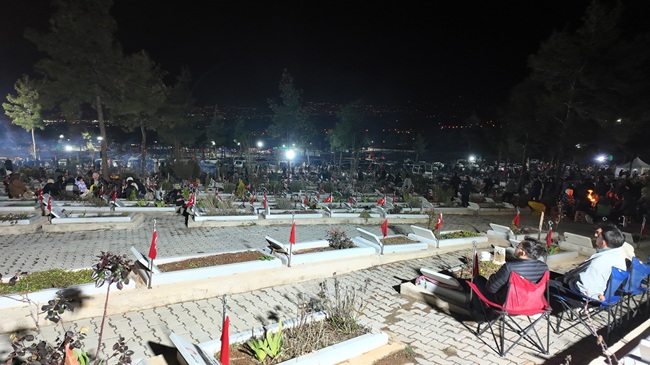 04.17’de Zaman Durdu; Kapıçam’da Deprem