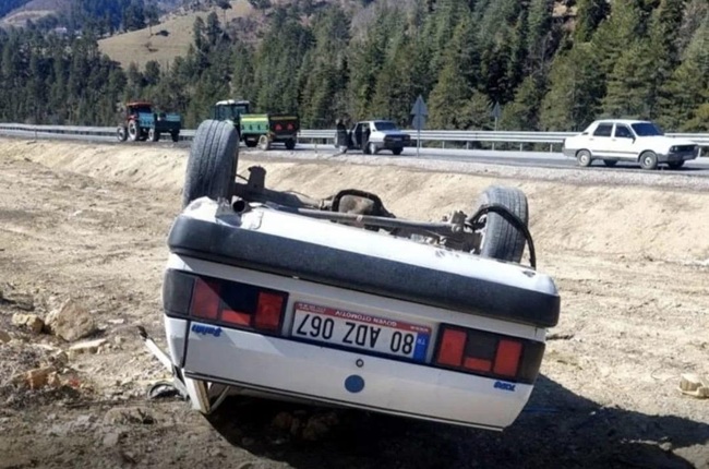 Kahramanmaraş’ta Otomobil Takla Attı: 1 Kişi Yaralandı Kahramanmaraş’ta Andırın–Göksun yolu
