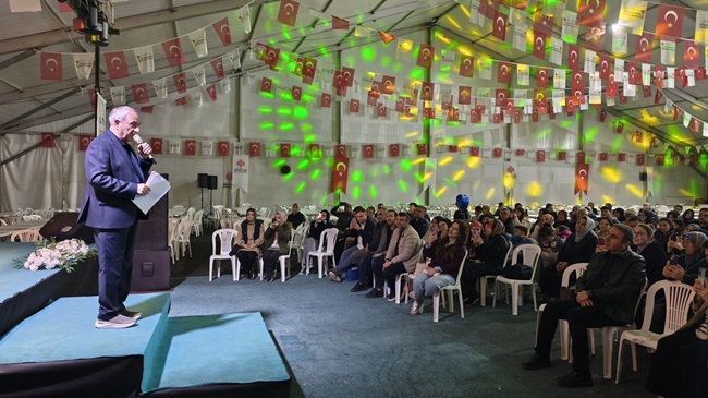 Büyükşehir Belediyesinin Ramazan etkinlikleri, edebiyat dünyasının usta ismi Nurullah Genç’in