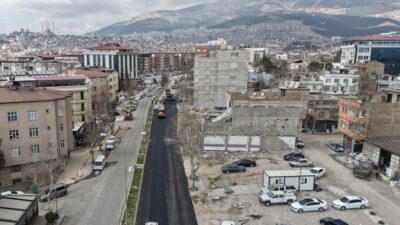 Büyükşehir Belediyesi, Dulkadiroğlu Trabzon Bulvarı ve Tevfik Kadıoğlu Bulvarı’nda asfalt