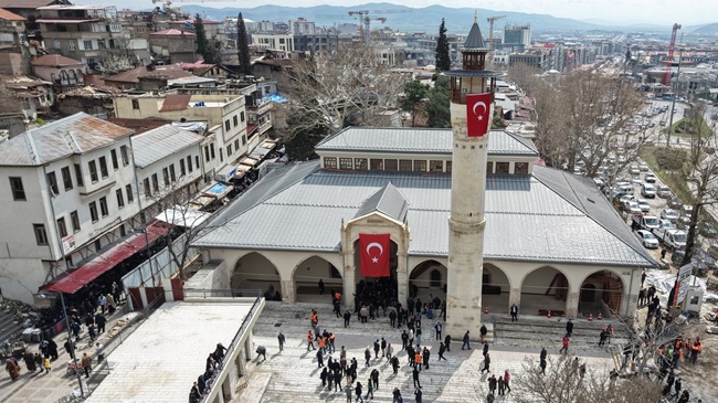 Tamamlanan restorasyon çalışmalarının ardından bugün yeniden ibadete açılan Tarihi Ulu