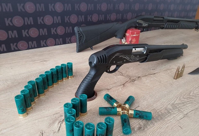 Kahramanmaraş’ta Silah Operasyonu: 10 Şüpheli Gözaltında Kahramanmaraş’ta, ruhsatsız silah bulundurma
