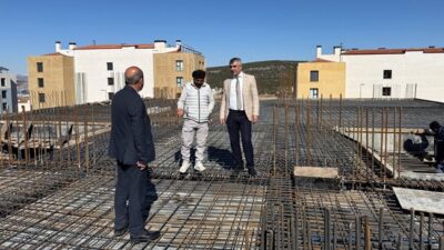 Pazarcık’ta yapımı devam eden okul projeleri hız kesmeden sürüyor. İlçe