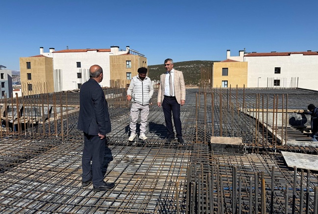 Pazarcık’ta yapımı devam eden okul projeleri hız kesmeden sürüyor. İlçe