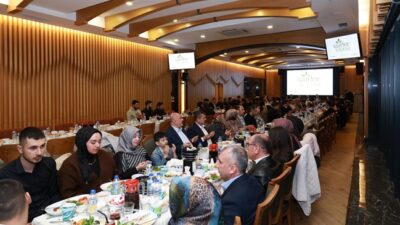 Başkan Toptaş, AK Parti Onikişubat teşkilatı ile iftar sofrasında buluştu